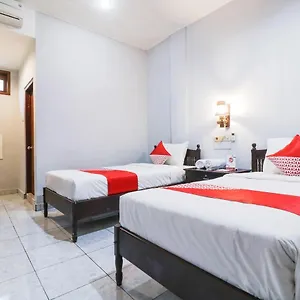 Hotel Oyo 2411 Taman Mekar 2, Kuta Lombok